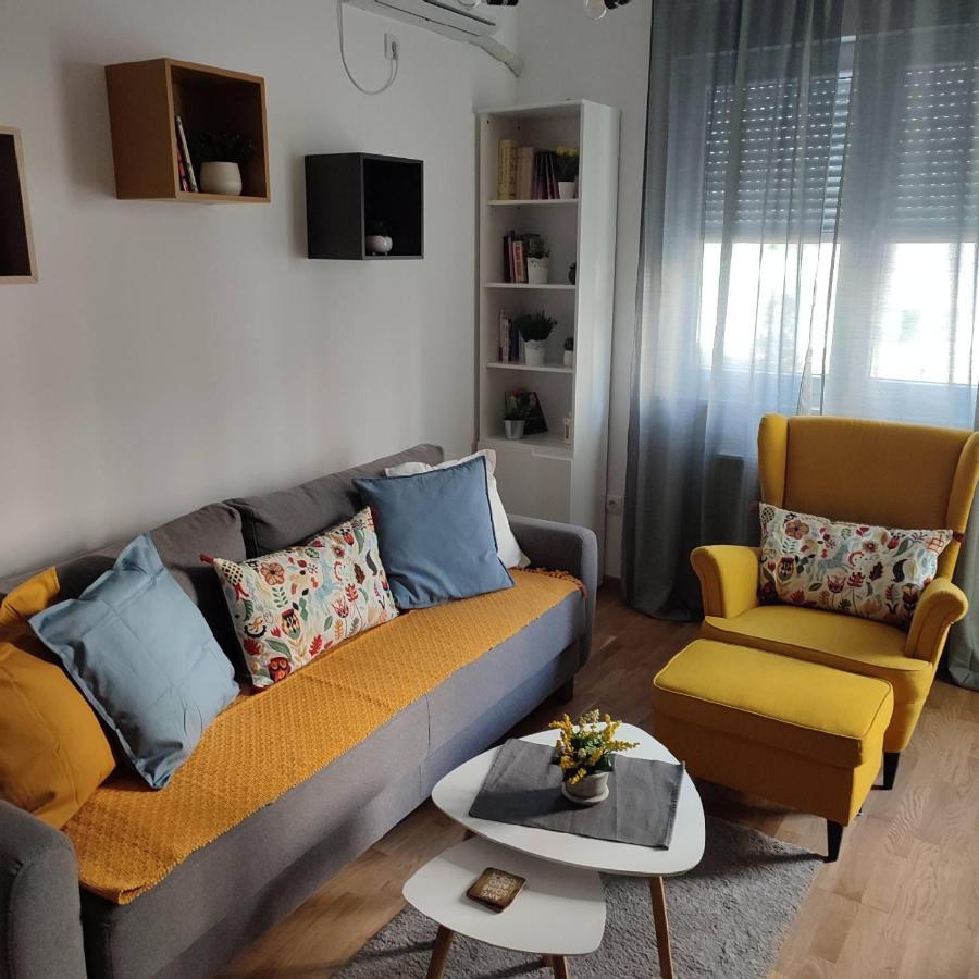 Center Firefly Gardens Apartment Нови Сад Екстериор снимка