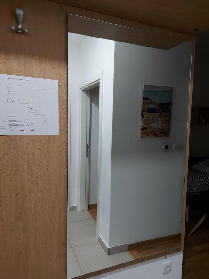 Center Firefly Gardens Apartment Нови Сад Екстериор снимка